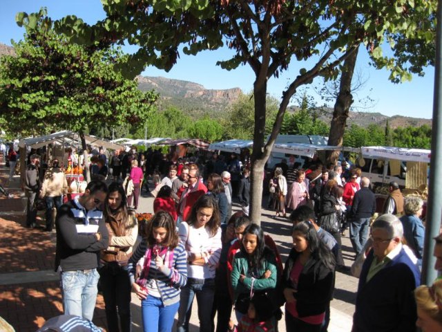 xito de pblico en el Mercadillo Artesano de La Santa celebrado el ltimo fin de semana de octubre - 25