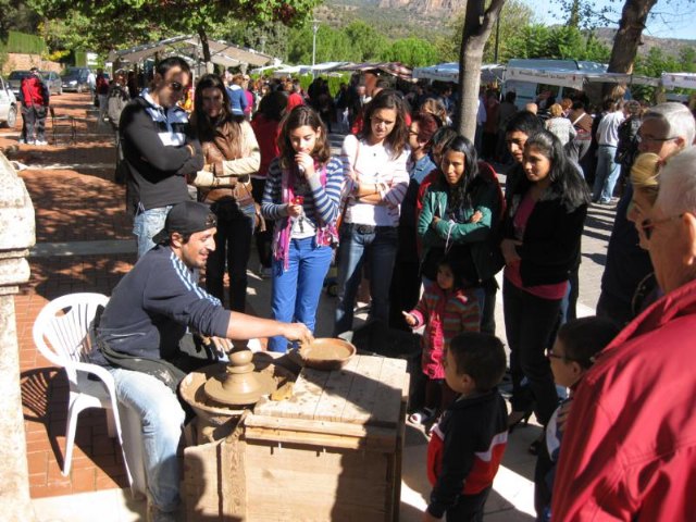 xito de pblico en el Mercadillo Artesano de La Santa celebrado el ltimo fin de semana de octubre - 27