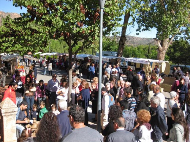 xito de pblico en el Mercadillo Artesano de La Santa celebrado el ltimo fin de semana de octubre - 28