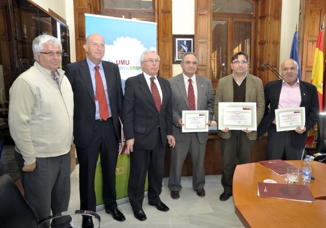 La Facultad de Filosofía recibe el premio del concurso de ahorro y eficiencia energética de la Universidad - 1, Foto 1