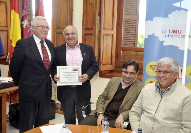 La Facultad de Filosofía recibe el premio del concurso de ahorro y eficiencia energética de la Universidad - 3, Foto 3