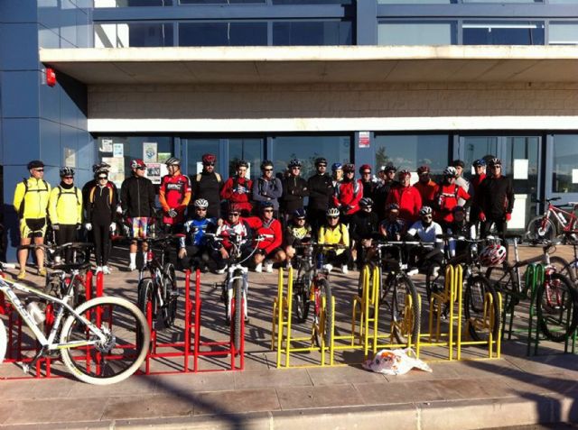 Los torreños vuelven a disfrutar del camino del río Segura sobre sus bicicletas - 2, Foto 2