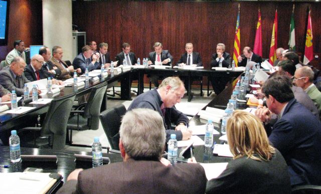 La cuenca del Segura finaliza el año hidrológico con 350 hectómetros en los embalses, Foto 1