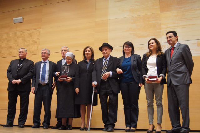 La alcaldesa acompaña a el Tío Juan Rita en el acto de entrega de los premios del Mayor´2012 - 5, Foto 5
