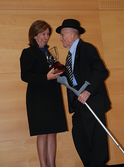 Palacios destaca la importante labor de los mayores para cohesionar y unir a las familias, Foto 3