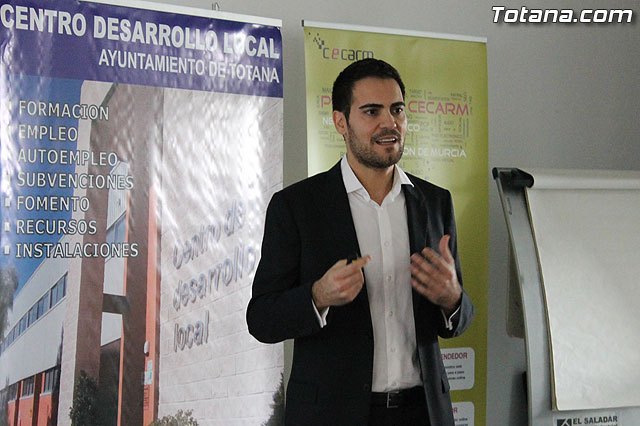 Totana hosts a workshop on "Tools for SMEs in the cloud" and "Web Analytics", Foto 5
