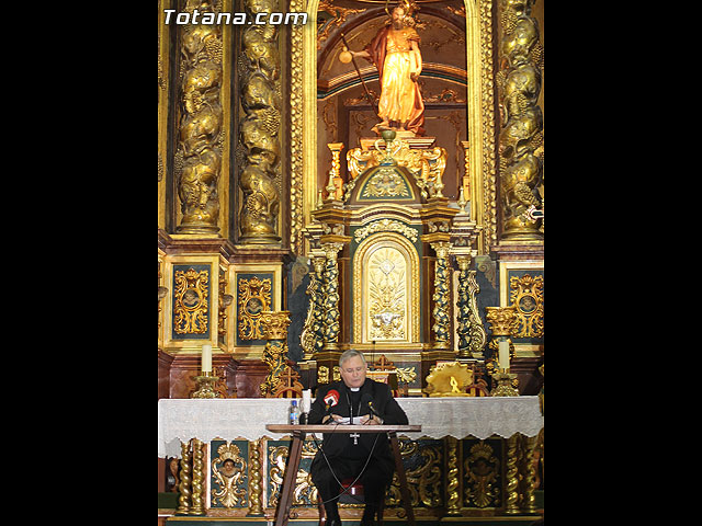 El Obispo de la Dicesis de Cartagena, Mons. Lorca Planes, imparte una conferencia en Totana para profundizar en el Año de la Fe - 21