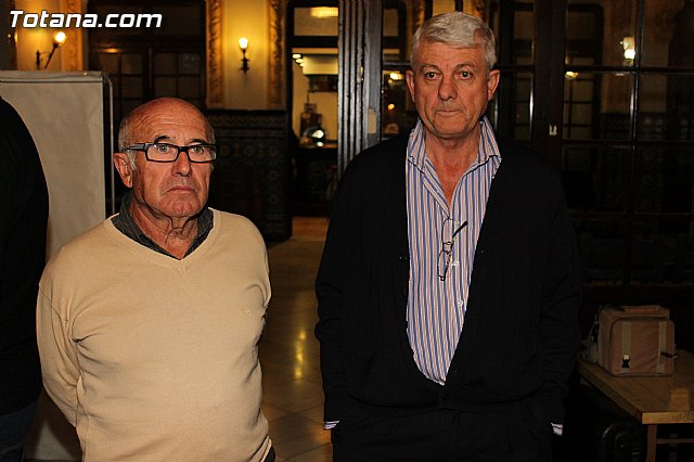 El Casino de Totana acogi la presentacin de la 8ª Concentracin de Vehculos Clsicos de Totana - 5