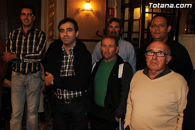 El Casino de Totana acogi la presentacin de la 8ª Concentracin de Vehculos Clsicos de Totana - 11