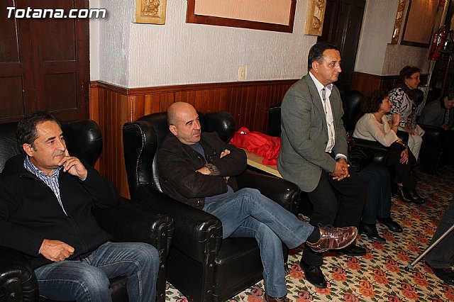 El Casino de Totana acogi la presentacin de la 8ª Concentracin de Vehculos Clsicos de Totana - 15