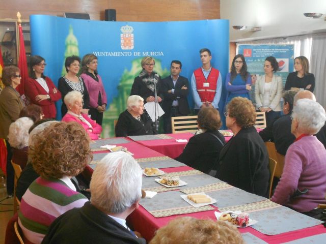 Los mayores agradecen a los trabajadores del Servicio de Teleasistencia la atención que les prestan - 1, Foto 1