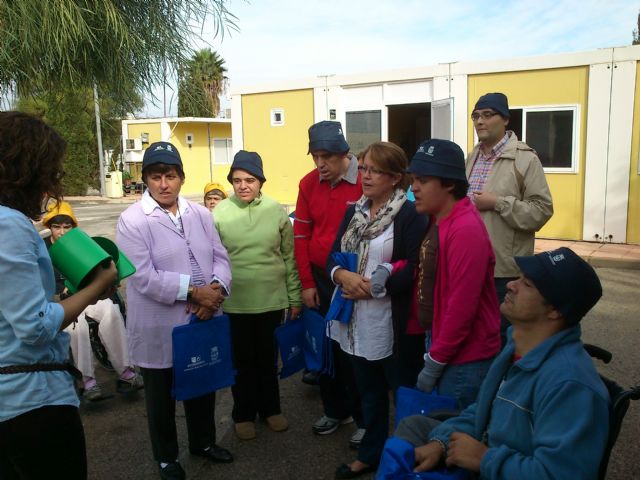 El ecoparque recibe la visita de Fundamifp - 1, Foto 1