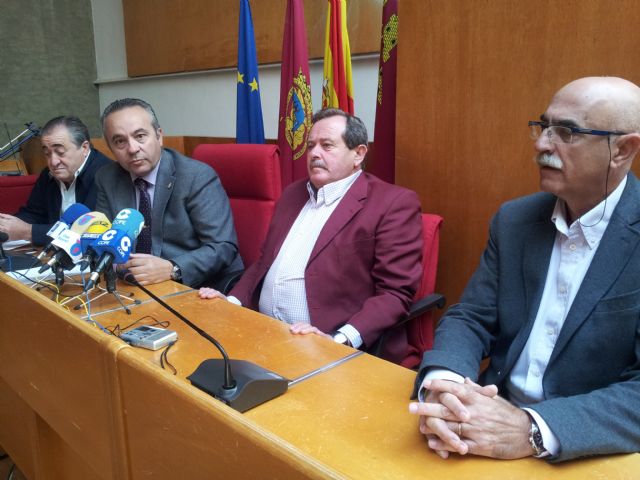 Exitoso inicio de la Feria del Vehículo de Ocasión de Lorca, que logra vender 20 vehículos el día de su inauguración - 1, Foto 1