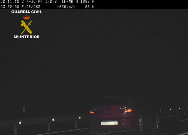 La Guardia Civil detiene a un conductor, por circular a más del doble de la velocidad máxima permitida - 1, Foto 1