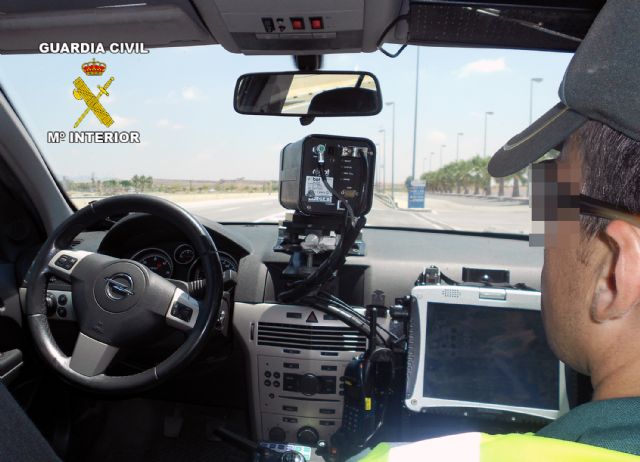 La Guardia Civil detiene a un conductor, por circular a más del doble de la velocidad máxima permitida - 2, Foto 2
