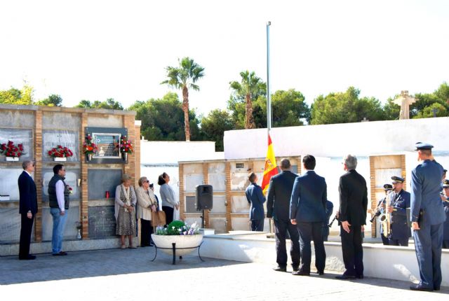 La AGA rinde homenaje a los Caídos en el cementerio de San Javier - 1, Foto 1