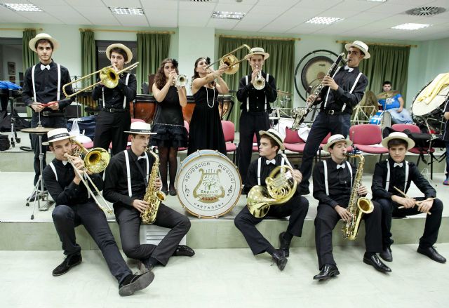 La Asociación Musical Sauces prepara un repertorio de Jazz en la calle - 2, Foto 2