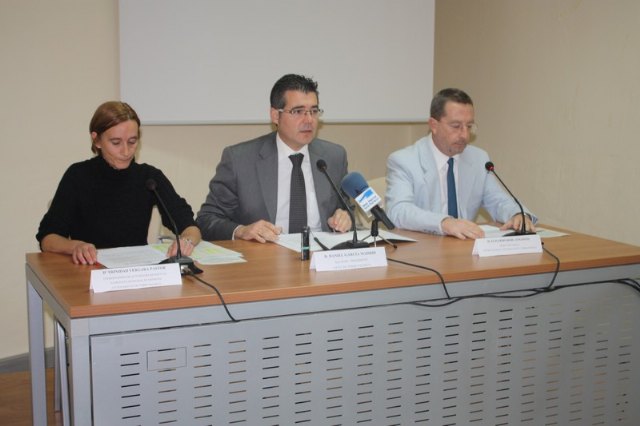 El Ayuntamiento de Torre-Pacheco promociona el deporte en las personas mayores con zumba, pilates, yoga y golf - 1, Foto 1