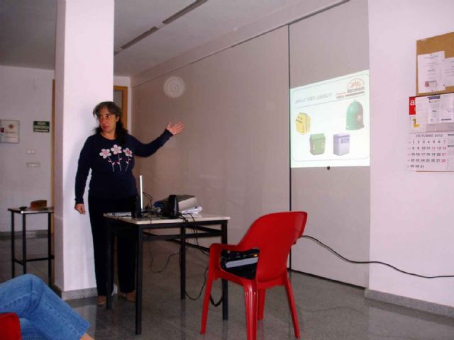 Servicios Sociales pone en marcha una campaña de recogida de ropa - 2, Foto 2