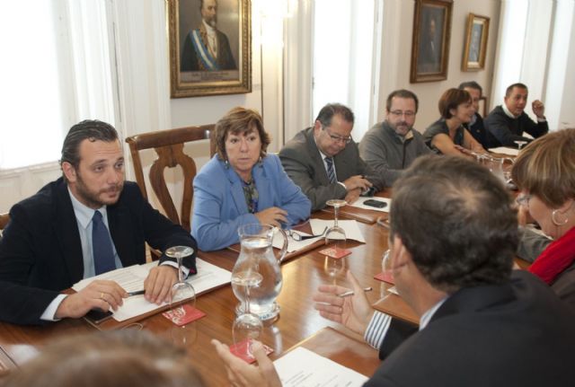 La Junta de Gobierno aprueba el convenio de colaboración entre el Ayuntamiento y el F.C. Cartagena - 2, Foto 2
