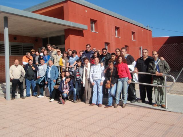 El Servicio de Apoyo Psicosocial de Totana recibe la visita de los usuarios de los talleres de la asociación de rehabilitación de Lorca - 1, Foto 1