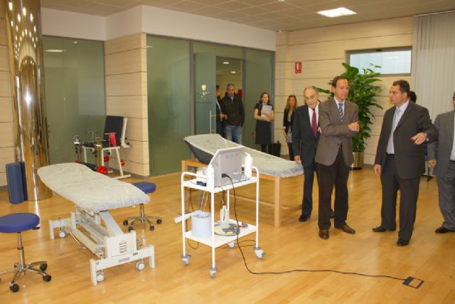 El Alcalde resalta la colaboración de la Administración y la iniciativa privada en la inauguración del nuevo centro de Ibermutuamur - 1, Foto 1