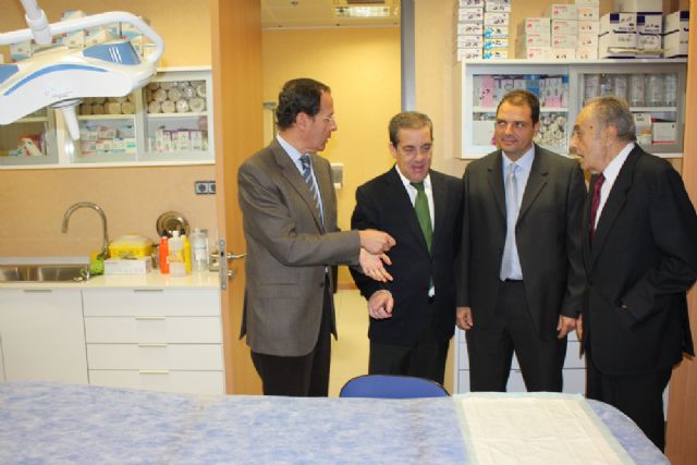 El Alcalde resalta la colaboración de la Administración y la iniciativa privada en la inauguración del nuevo centro de Ibermutuamur - 2, Foto 2