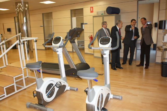 El Alcalde resalta la colaboración de la Administración y la iniciativa privada en la inauguración del nuevo centro de Ibermutuamur - 3, Foto 3