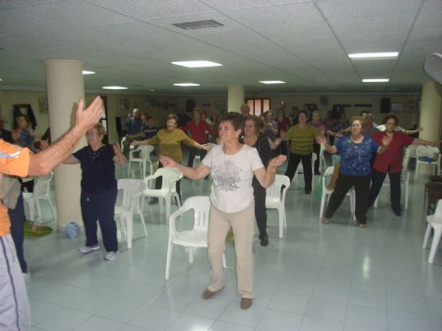 El Programa Municipal de Gimnasia para Mayores ofertado por la concejalía de Deportes comenzó el pasado mes de octubre con un éxito de participación, Foto 2