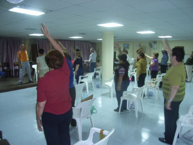 El Programa Municipal de Gimnasia para Mayores ofertado por la concejalía de Deportes comenzó el pasado mes de octubre con un éxito de participación, Foto 4