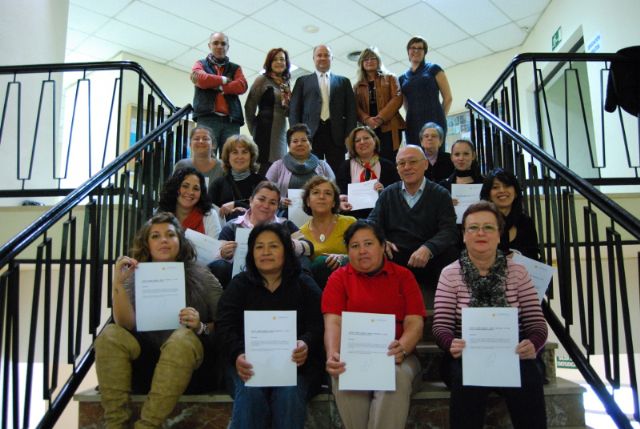 Las redes sociales atrapan a las futuras emprendedoras del municipio - 1, Foto 1