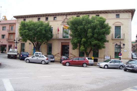 Se establecen los servicios mínimos públicos en las distintas áreas del ayuntamiento, en previsión de la huelga general de este miércoles 14-n - 1, Foto 1