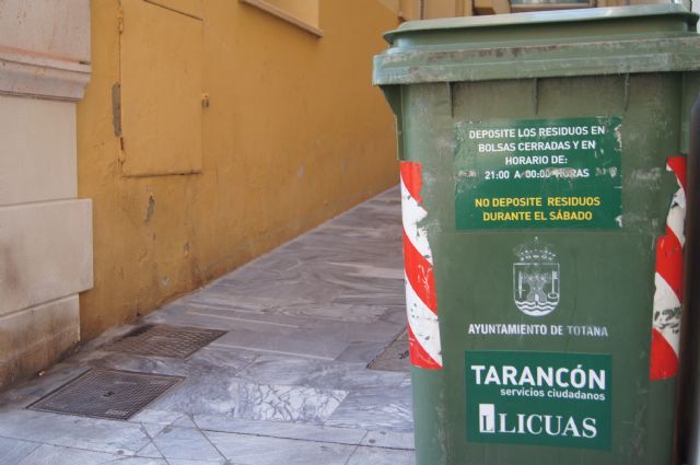 IU: "The concessionaire Rubbish Collection in Totana threatening workers with dismissal if they do not give up the extra payments or hook of the current Collective Agreement", Foto 1