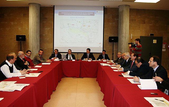 La Región propone priorizar las inversiones hacia el Corredor Mediterráneo por ser la red ferroviaria de mercancías más rentable - 1, Foto 1