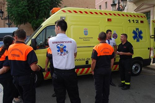 La ambulancia municipal de soporte vital básico realizó un total de 31 servicios municipales en actividades deportivas, festivas, sociales y culturales en el año 2012, Foto 1
