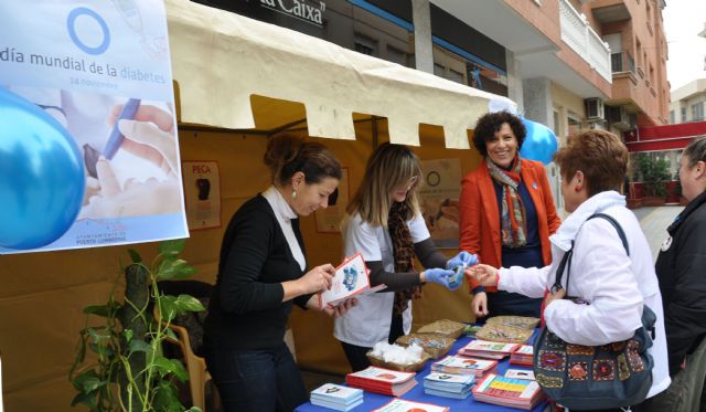 El Ayuntamiento pone en marcha una Campaña Informativa con controles gratuitos de glucosa coincidiendo con la celebración del Día Mundial de la Diabetes - 1, Foto 1