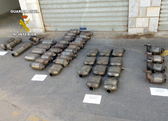 La Guardia Civil desarticula un grupo organizado dedicado al robo de catalizadores - 1, Foto 1