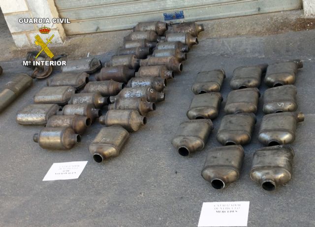La Guardia Civil desarticula un grupo organizado dedicado al robo de catalizadores - 3, Foto 3