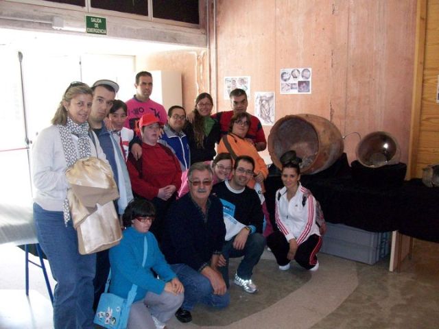 Alumnos del Centro de Día José Moyá visitan el Yacimiento Arqueológico de La Bastida para conocer los últimos descubrimientos, Foto 1