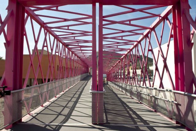 Entra en servicio la pasarela rosa de la Rambla de Benipila - 5, Foto 5