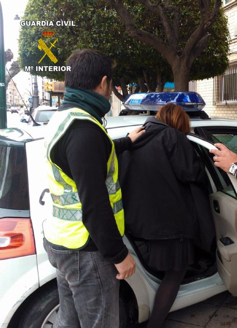 La Guardia Civil detiene a dos mujeres por el robo en viviendas tras dormir a su propietario - 1, Foto 1