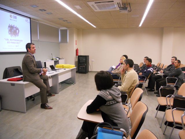 Empleo promueve el autoempleo a travs de charlas informativas, Foto 2