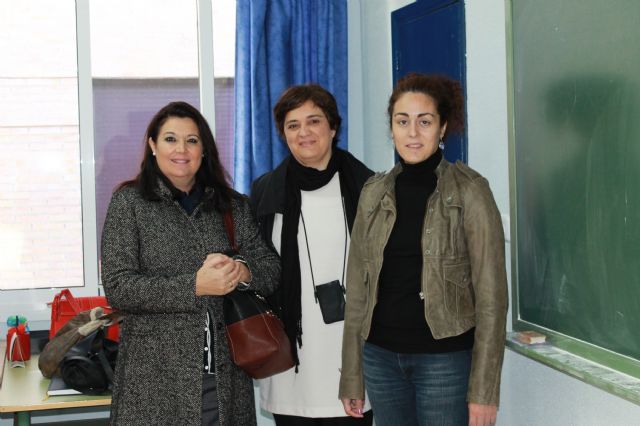 El Ayuntamiento promueve cursos para favorecer la promocin personal y facilitar la integracin social, Foto 2