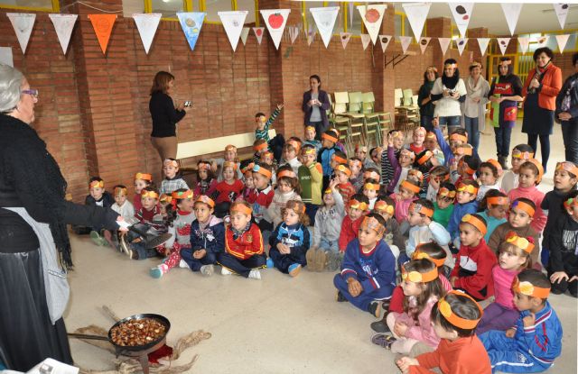 Los Colegios Públicos del municipio celebran la llegada del otoño con su tradicional Fiesta de la Castañada - 1, Foto 1