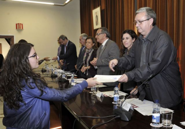 Alumnos de titulaciones sanitarias reciben los diplomas de las becas de prácticas rurales - 4, Foto 4