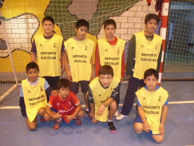 La concejala de Deportes ha puesto en marcha la fase local de baloncesto, balonmano, futbol sala y voleibol de Deporte Escolar - 6