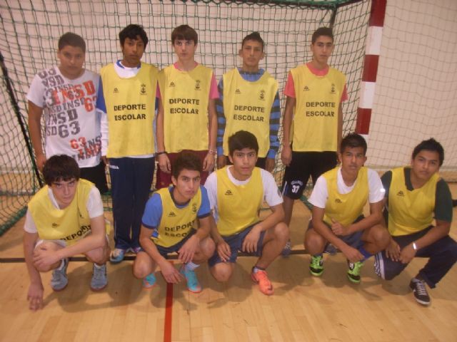 La concejala de Deportes ha puesto en marcha la fase local de baloncesto, balonmano, futbol sala y voleibol de Deporte Escolar - 7