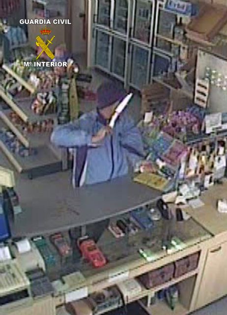 La Guardia Civil detiene al atracador de una gasolinera y a su víctima por dispararle - 1, Foto 1