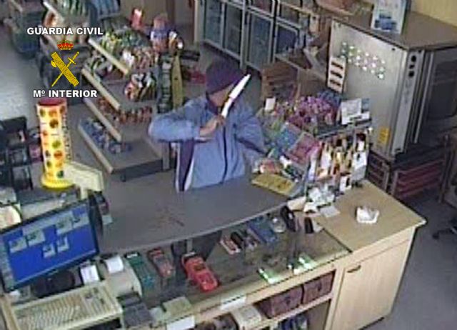 La Guardia Civil detiene al atracador de una gasolinera y a su víctima por dispararle - 4, Foto 4
