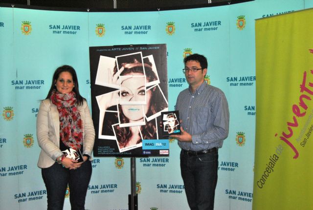 La concejal de Juventud presentó el catálogo que resume IMAGINA 2012 - 2, Foto 2